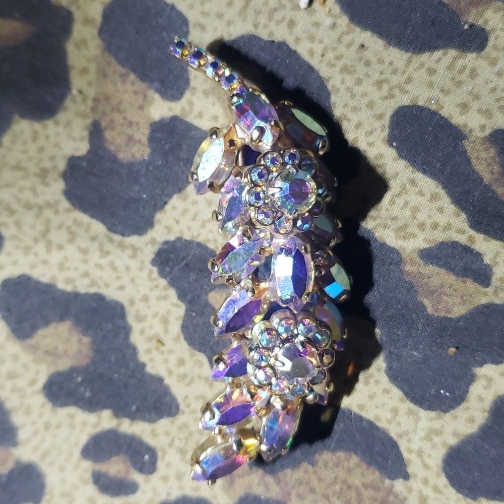 Vintage Arora crystal brooch
